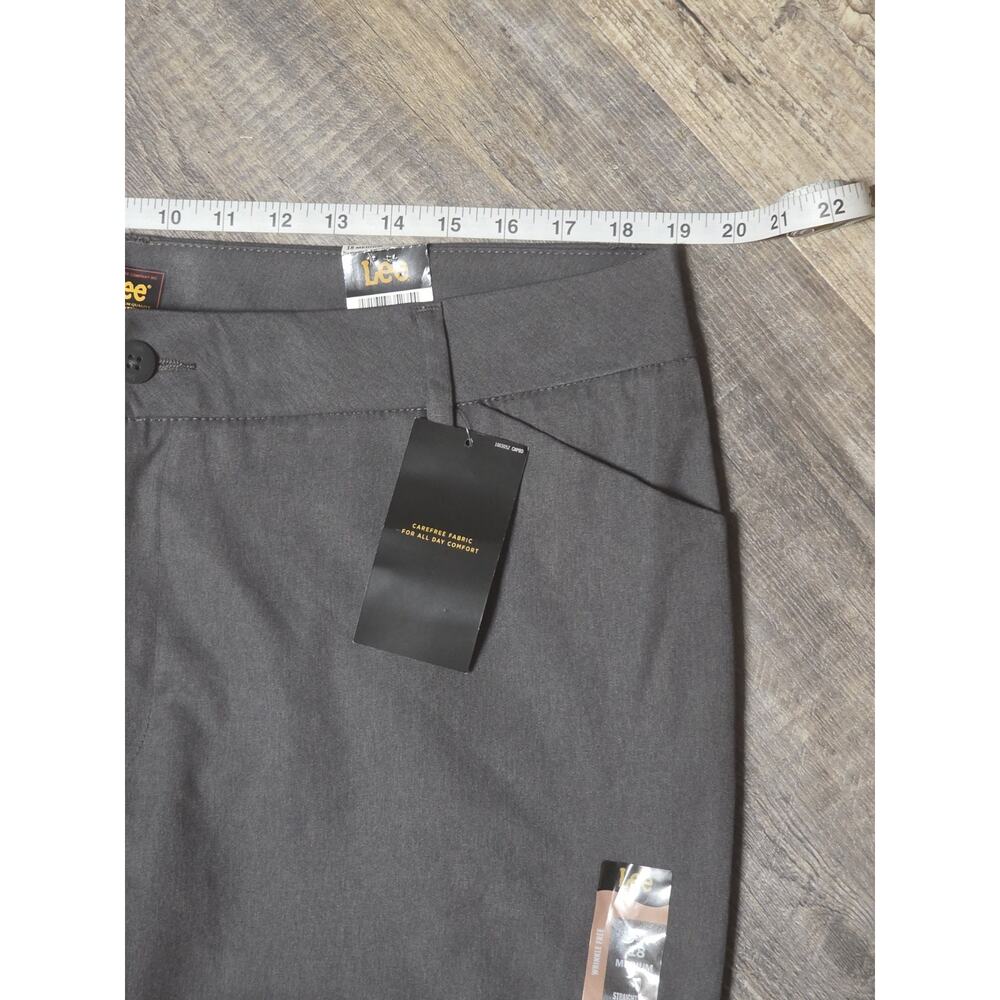 Lee Women's Wrinkle Free Relaxed Fit Straight Leg Pant, Charcoal Heather, 18 M - Picture 2 of 7